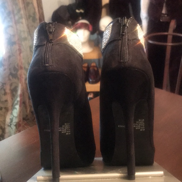 L Miller manmade black ankle boots 8 1/2m - Picture 3 of 4